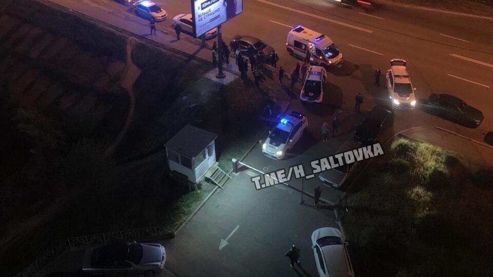 "Скорые" и полиция на месте драки в Харькове