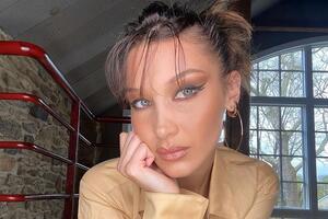 Хадід показала глибоке декольте