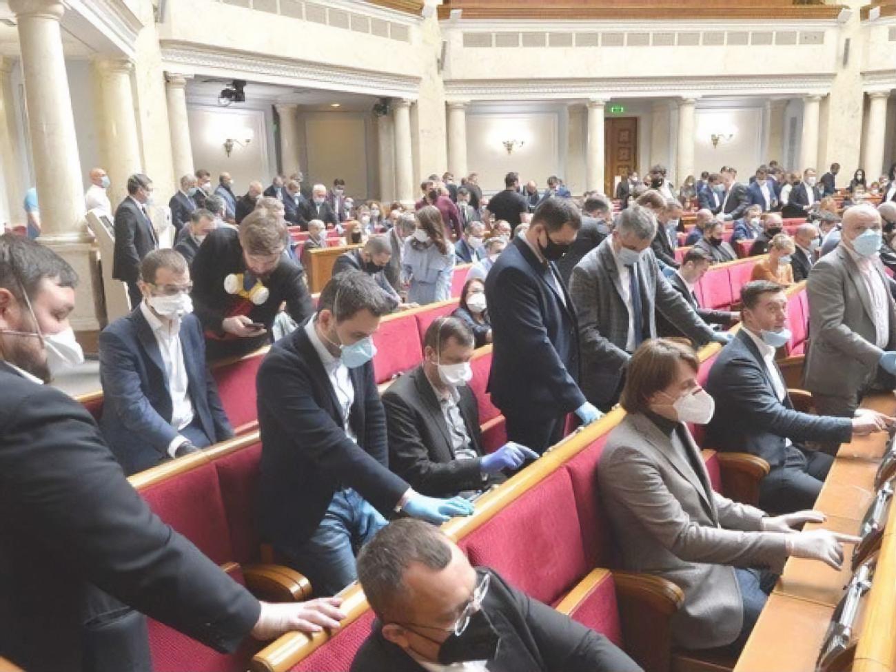 Рада может собраться на внеочередную сессию 12 мая