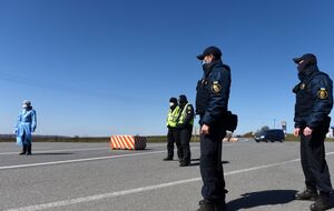 Перед въездом в село установлен блокпост