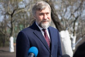 15 квітня Новинський повідомляв, що його тест на COVID-19 дав позитивний результат