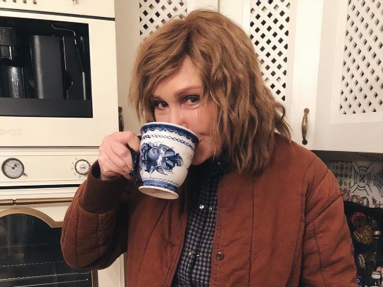 2 травня Васильєва повідомила, що її госпіталізували