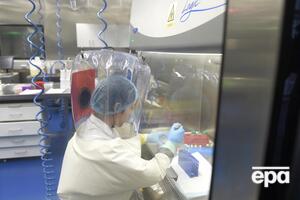 На том, что вирус был создан искусственно в китайской лаборатории, настаивают американские власти. У разведок пяти западных стран доказательств в пользу этой версии нет, выяснили журналисты