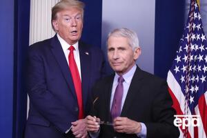 Фаучі (праворуч) є радником Трампа