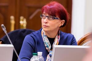 За словами Третьякової, народні депутати мають стежити за переговорним процесом у Мінську