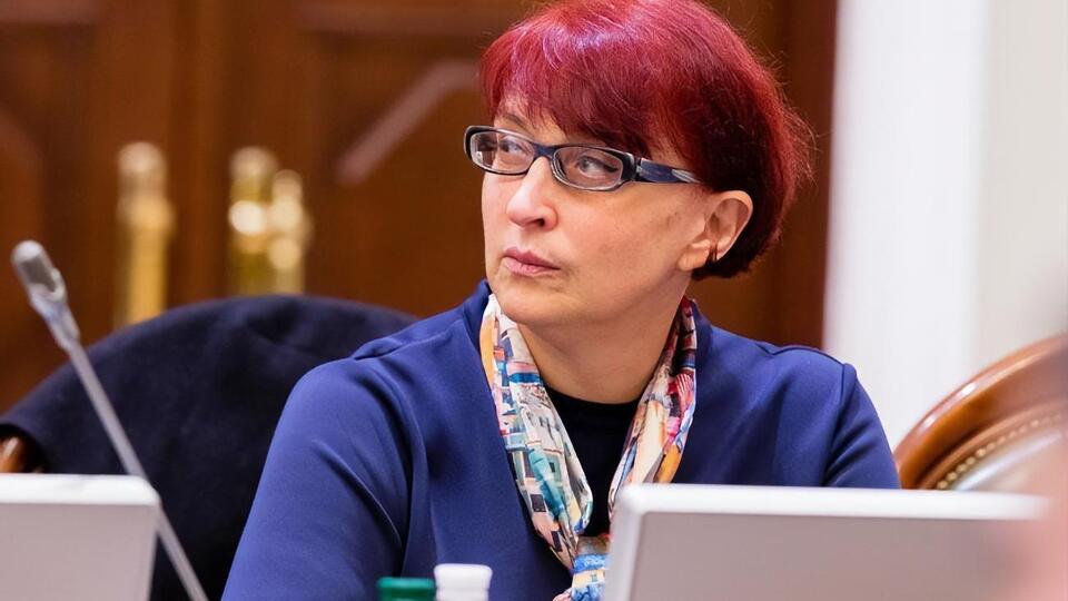 За словами Третьякової, народні депутати мають стежити за переговорним процесом у Мінську