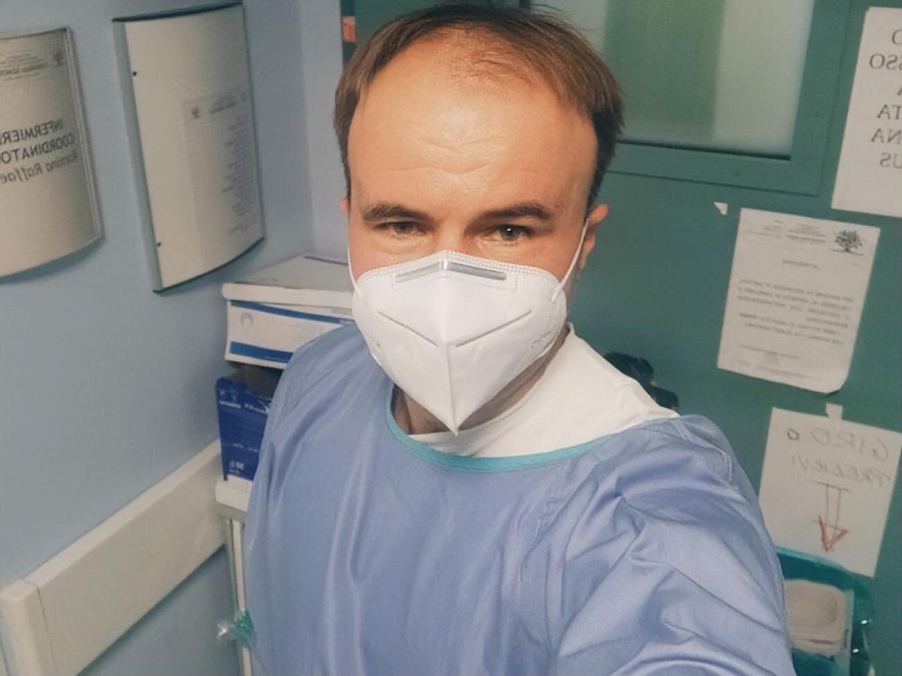 Медбрат Бітюков: В Італії пацієнтам та їхнім родичам не треба нічого докуповувати. І медпрацівнику не потрібно звітувати за кожен шприц