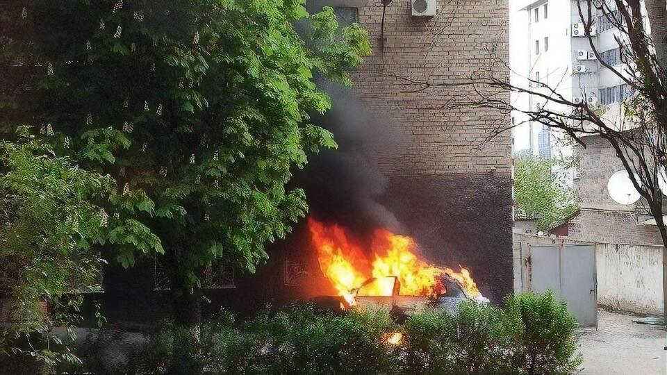 Автомобиль был припаркован у здания райотдела "полиции"