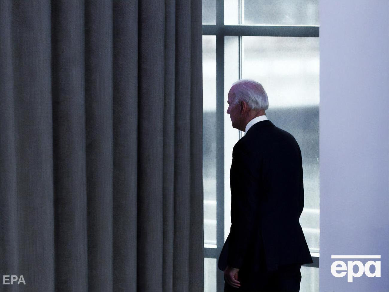 Поддержка Байдена среди американцев падает