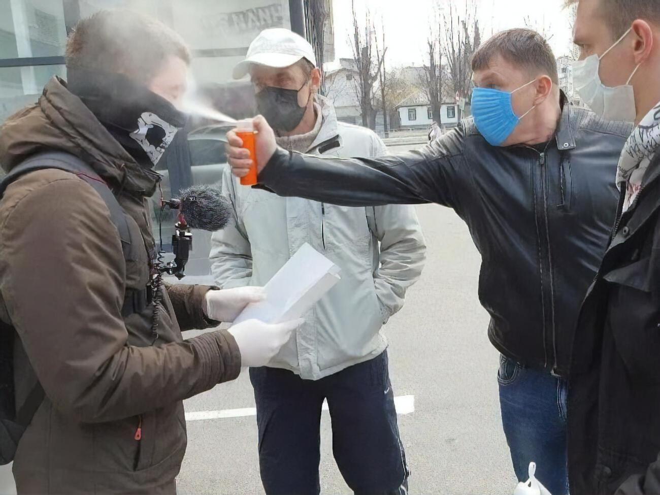 Чаще всего в апреле нападения на представителей СМИ случались в Киеве и области