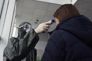 В общей сложности 5 мая украинскую границу на въезд и выезд пересекли почти 12 тыс. человек