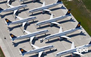 Через пандемію авіасполучення у світі майже зупинилося