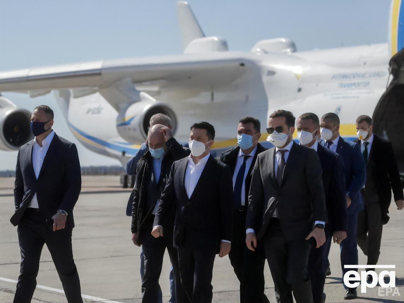 Деятельностью связанных с ОПУ фондов пресса заинтересовалась после прилета "Мрії" из Китая