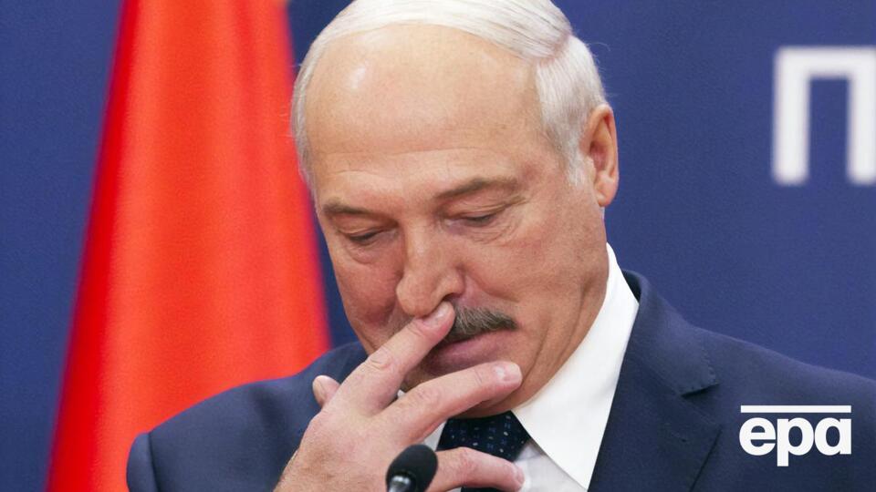 Лукашенко порадив "подихати" і "не лізти до інших жінок"