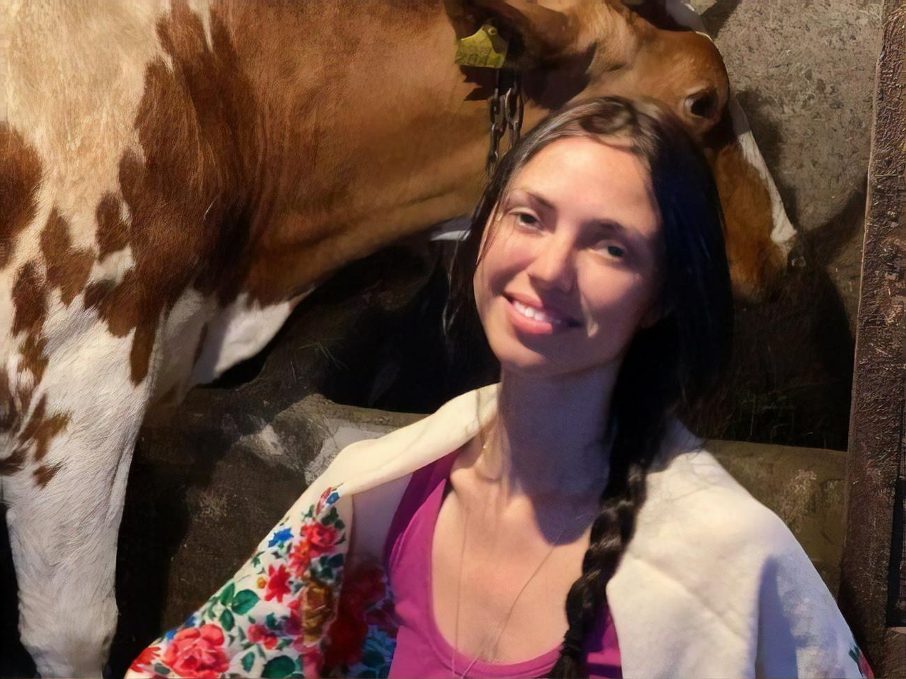 Віка: Покажу майстер-клас, як доїти корову