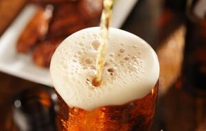 Срок годности пива на исходе и дальше его хранить нет смысла, сообщили в ассоциации