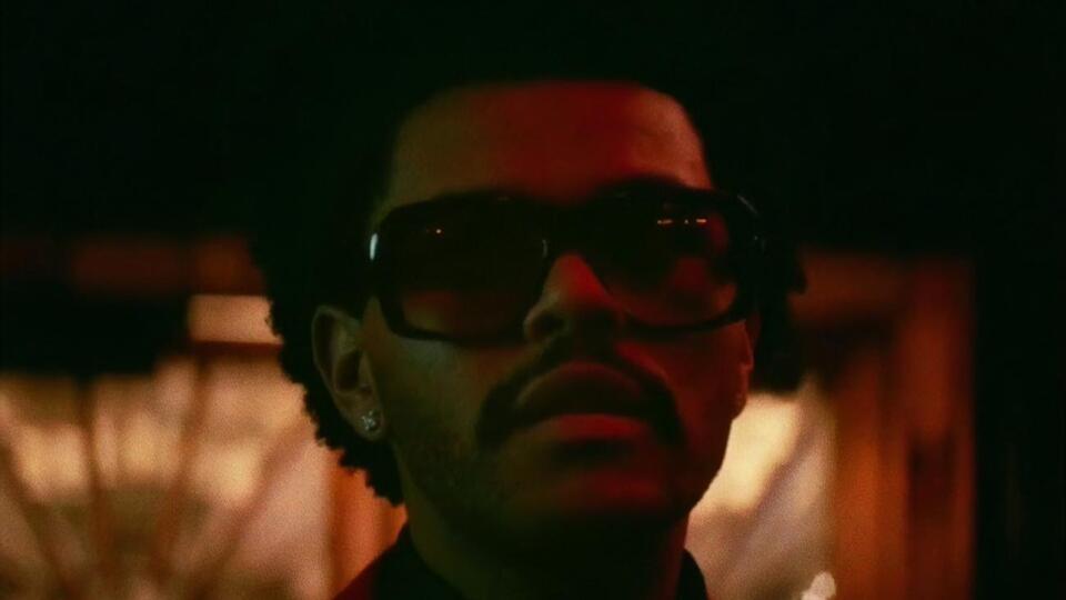 Оригінальний трек Blinding Lights увійшов у альбом After Hours, який побачив світ у березні