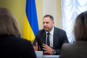 Єрмак зазначив, що раніше влада закривала очі на те, що у ТКГ були тільки представники бойовиків