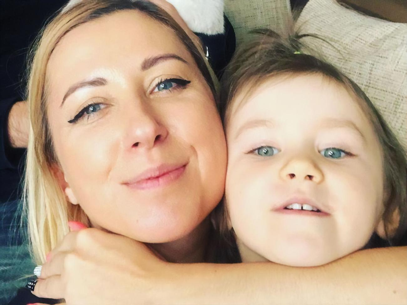 Тоня Матвиенко:&nbsp;С нашей Ниной мы не только играем и учимся, а и приучаем ее к порядку и самоорганизации