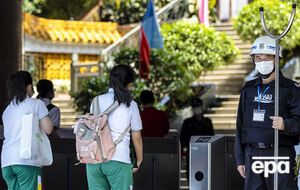 В Китае старшеклассники снова ходят на занятия