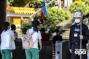 В Китае старшеклассники снова ходят на занятия