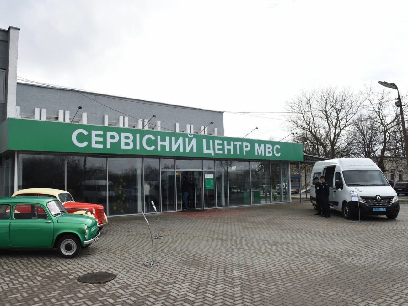 У МВС повідомили, що в сервісні центри не допускатимуть співробітників і відвідувачів з ознаками респіраторних захворювань