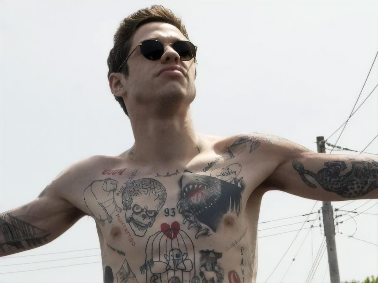 Головний герой у 25 років живе з мамою