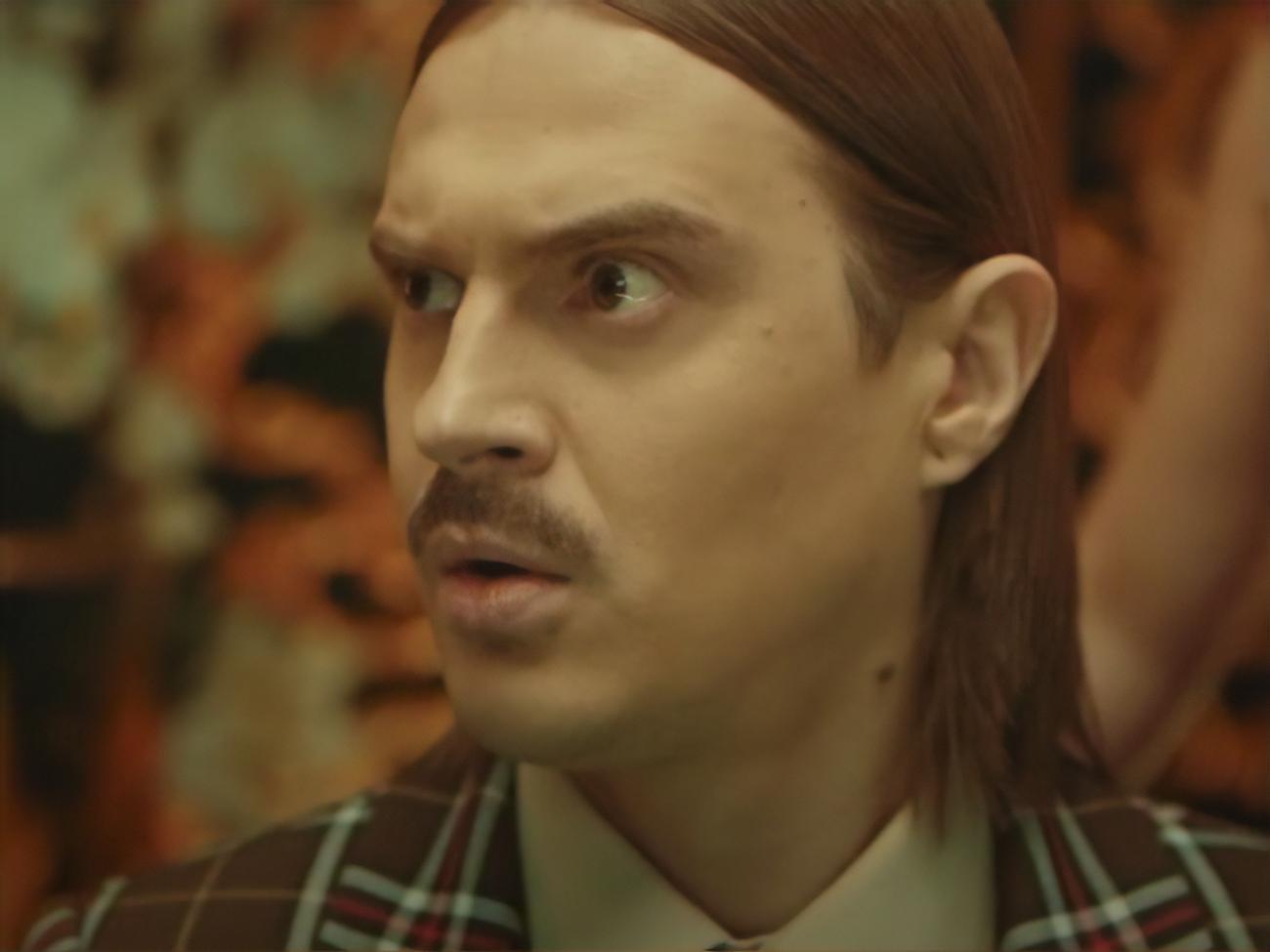 Действие ролика происходит в казино