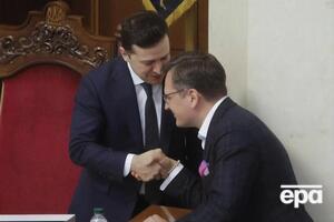 Кулеба (на фото справа) считает, что с отношений США и Украины следует "убрать пятна"