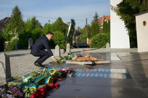 Зеленский: Для чествования подвига каждого, кто приближал победу, главное – не громкость, а искренность