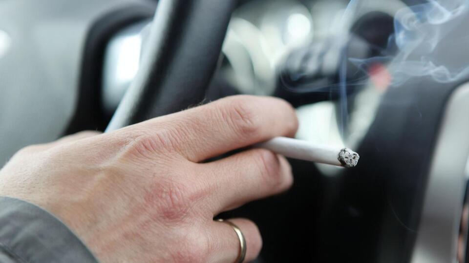 У квітні французькі дослідники намагалися довести користь тютюну в боротьбі з коронавірусом