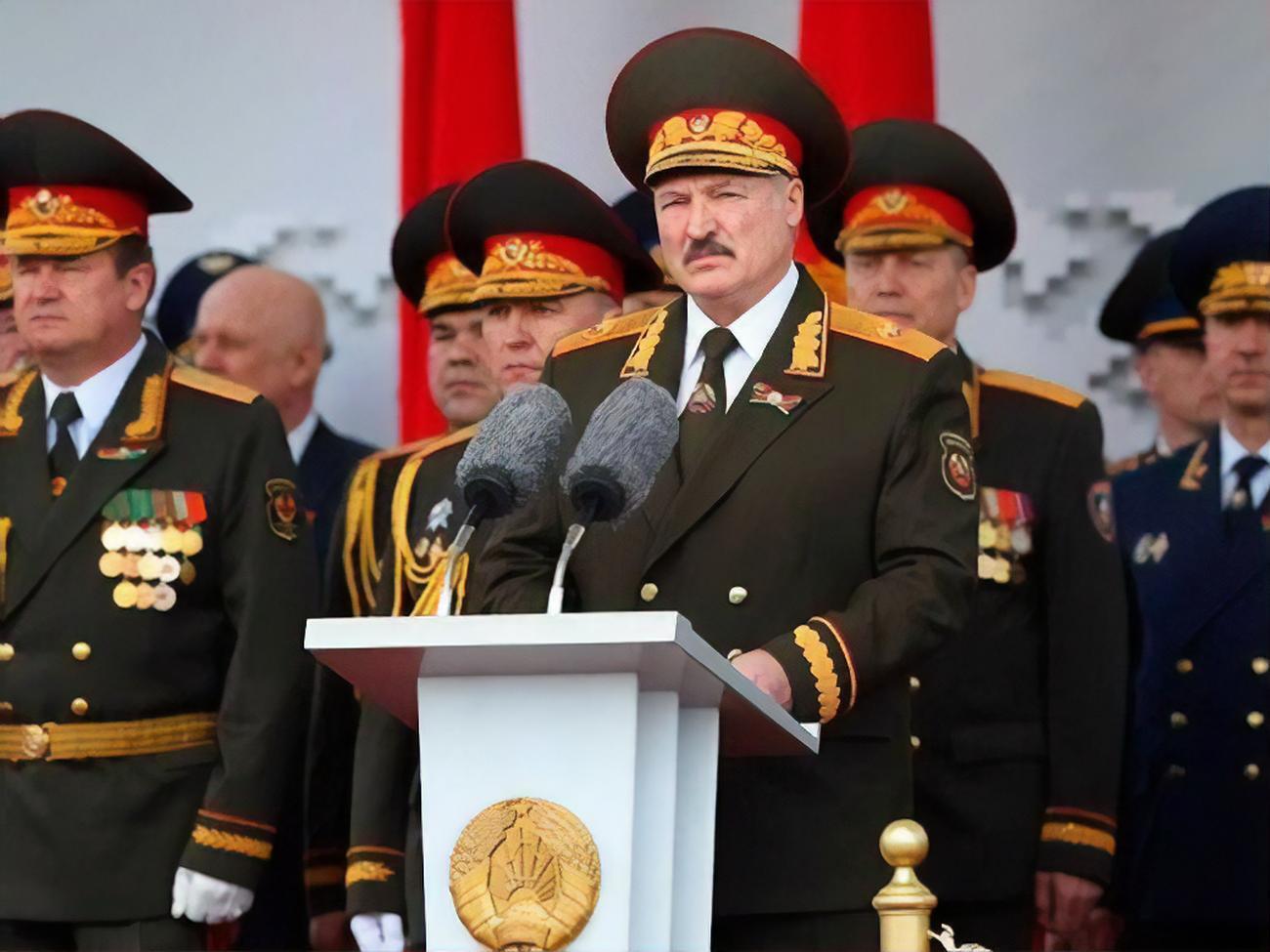 Лукашенко: Не поспішайте робити висновки, а тим більше засуджувати нас – спадкоємців Перемоги