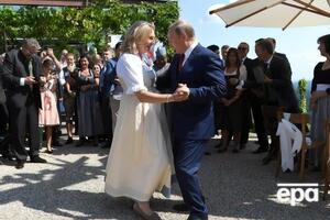 Кнайсль вышла замуж за немецкого финансиста Вольфганга Майлингера 18 августа 2018 года