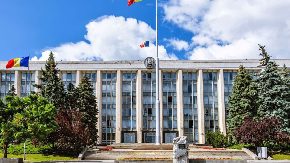 КС Молдовы признал соглашение о кредите неконституционным