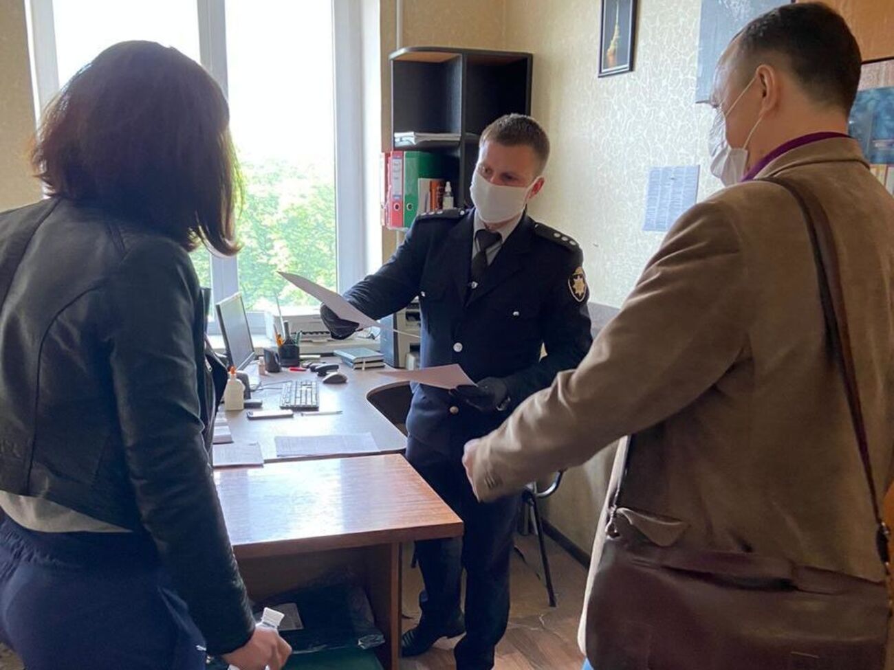 Женщине вручили подозрение