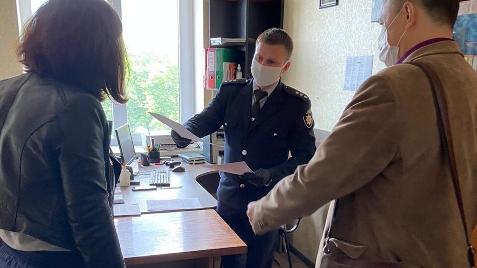 Женщине вручили подозрение