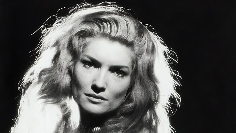 Меспле завершила карьеру в 2001 году