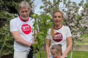 12 травня Пєсков і Навка заявили, що здали позитивні тести на коронавірус