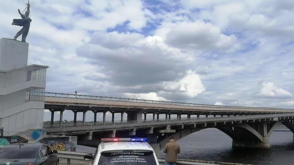 Під час операції було задіяно приблизно 300 осіб