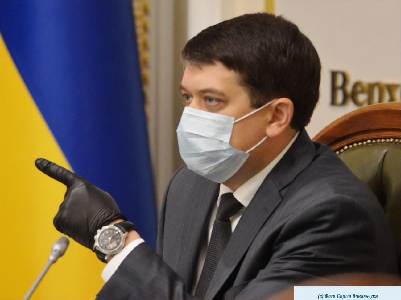 Разумков:&nbsp;Вы видите, что я владею государственным языком не хуже, чем многие те, кто мне сегодня рассказывает, как надо чтить родной язык