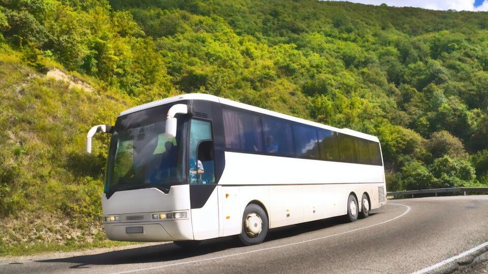 С 1 июня в Украине началось возобновление межобластного автомобильного сообщения и железнодорожных перевозок