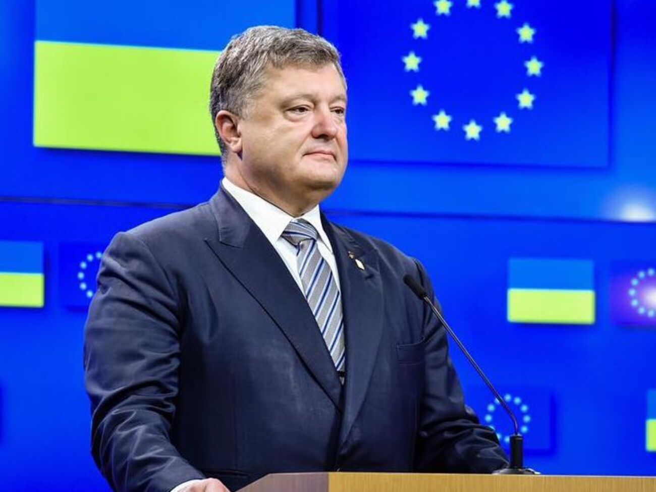 О подозрении Порошенко сообщили прокуроры