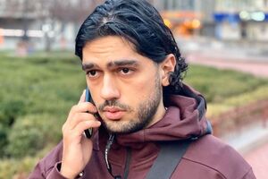 Лерос стверджує, що Єрмак згадує про нього "систематично"