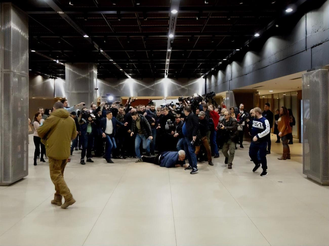 Ветеранів обвинувачують у тому, що вони "не втримали у вертикальному положенні ватного сепаратиста Сівоха", заявили в "Нацкорпусі"