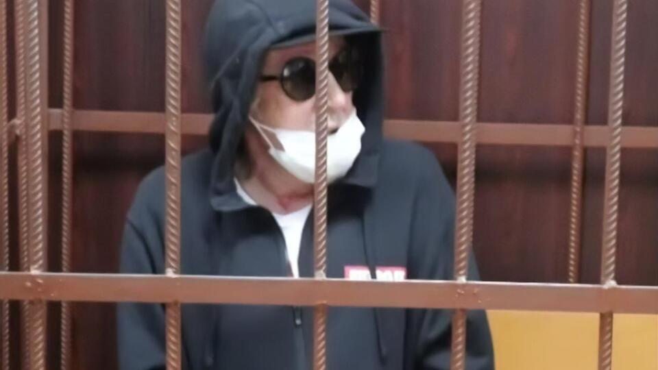 9 июня суд избрал Ефремову меру пресечения актеру в виде домашнего ареста