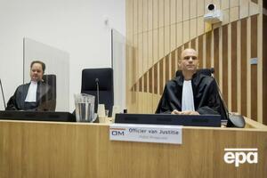 Фердинандуссе (справа) рассказал, что следствие нашло доказательства участия РФ в конфликте на Донбассе