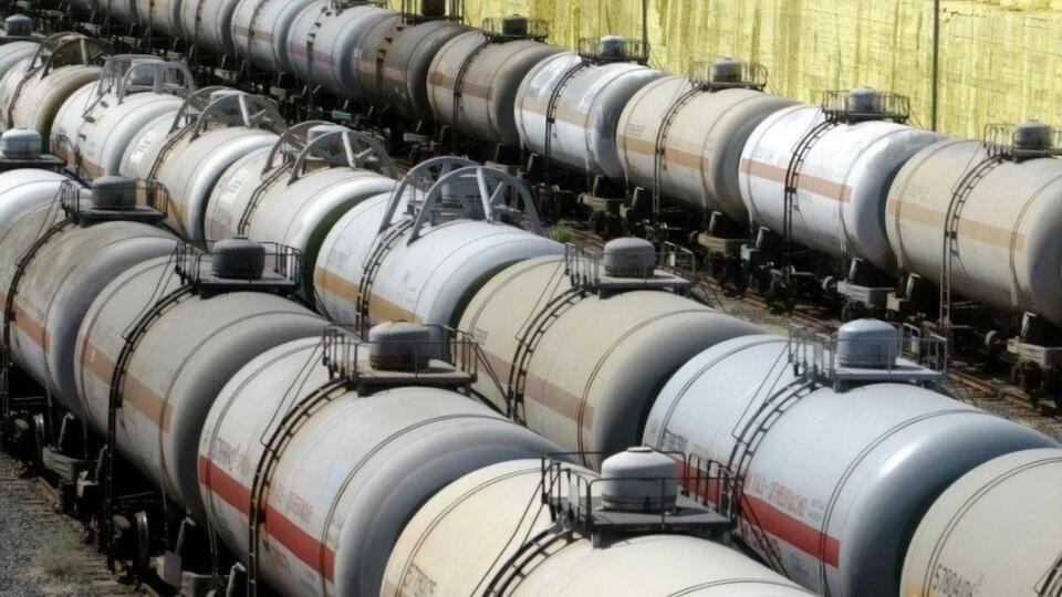 Україна змушена платити максимальні у Європі ціни під час закупівлі нафтопродуктів, а продукцію українських заводів реалізують за принципом імпортного паритету, зазначили в асоціації