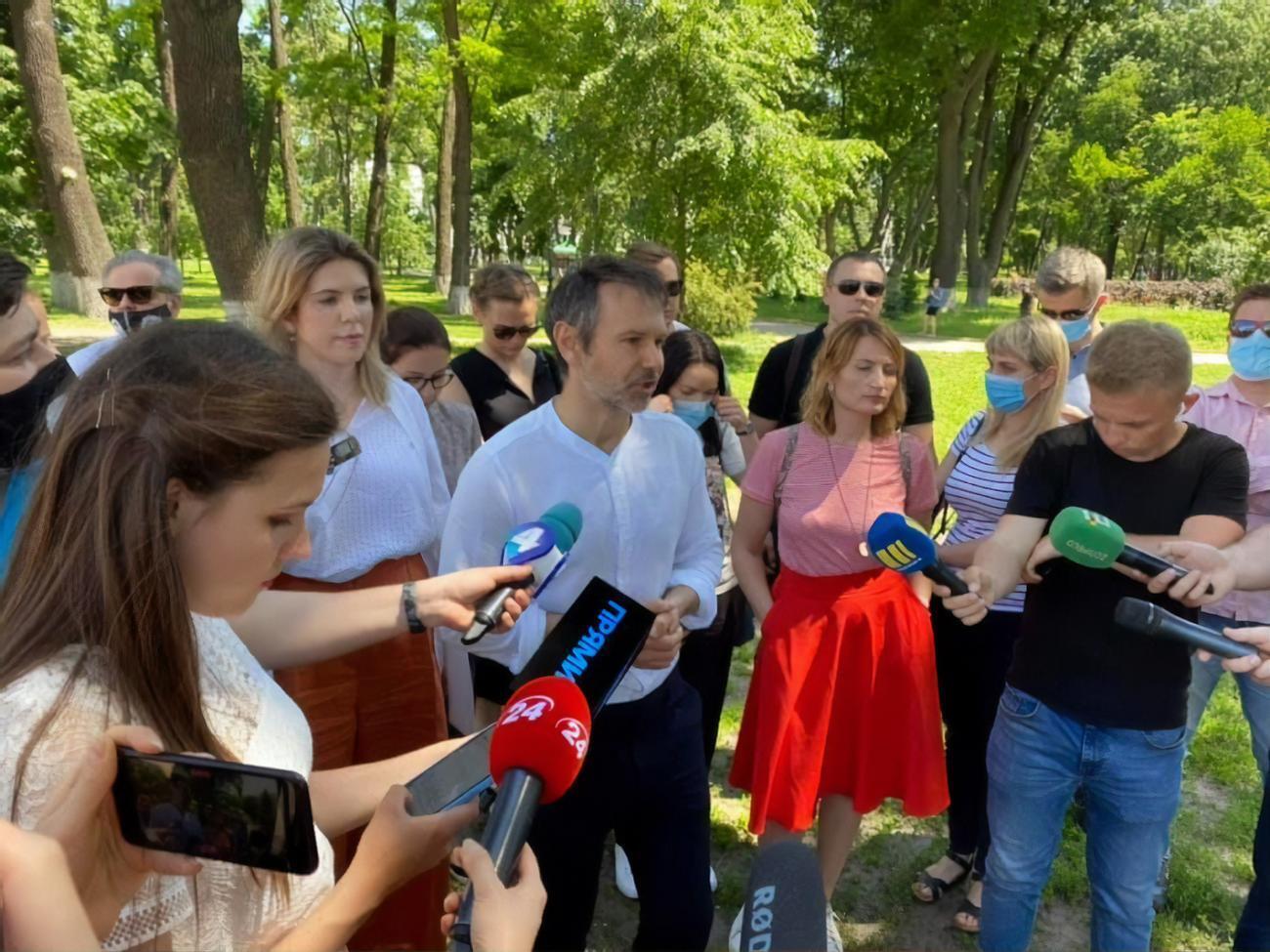 16 мая 2019 года Вакарчук представил свою партию "Голос"