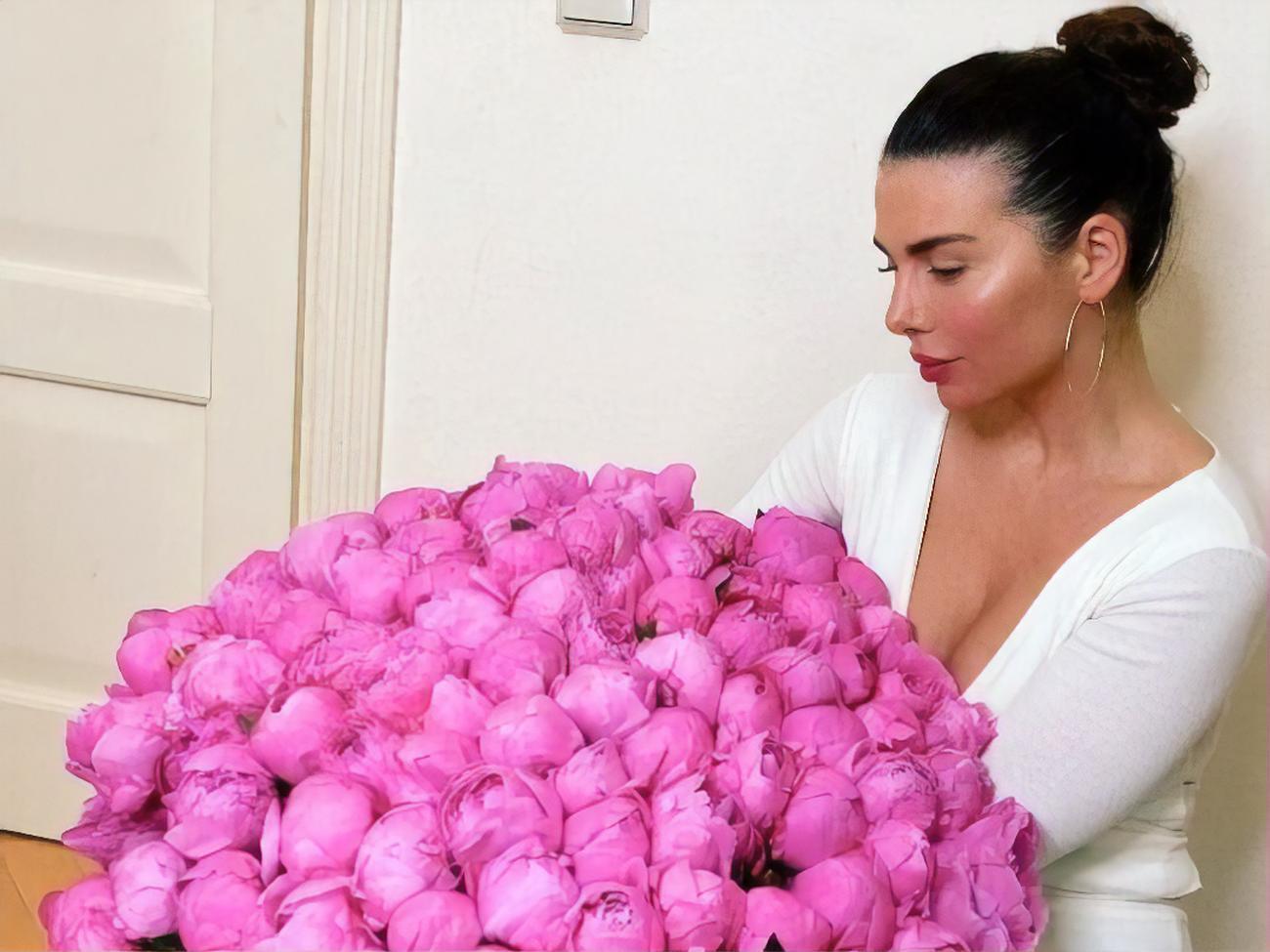 Сєдокова: Жінка може бути різною, може читати Ремарка у стрингах