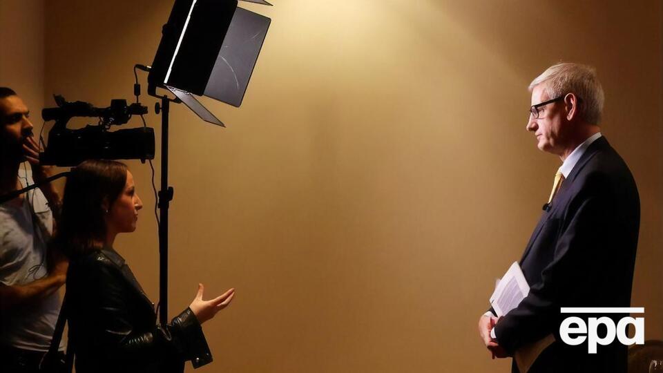 Бильдт возглавлял МИД Швеции в 2006–2014 годах